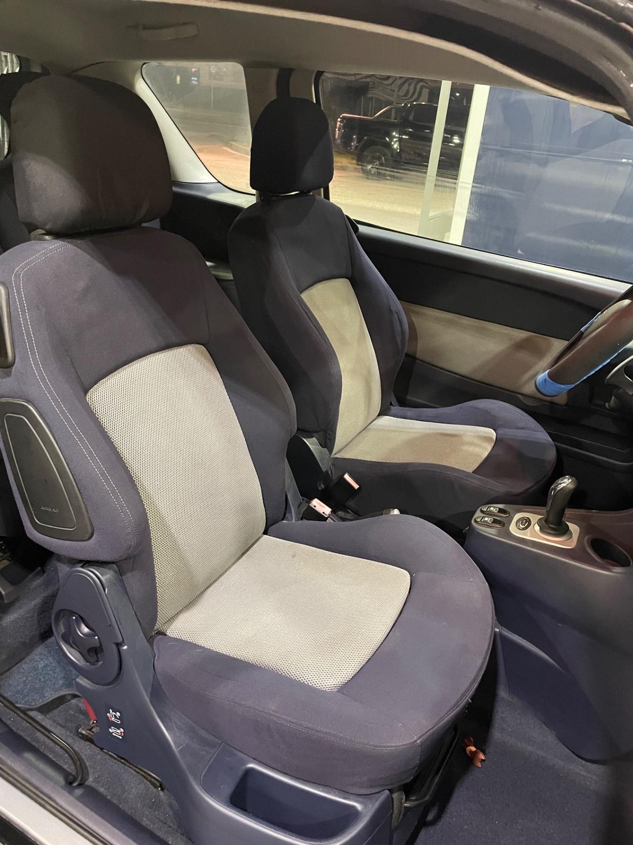 PEUGEOT 1007 1.6 BENZINA CAMBIO AUTOMATICO NEOPATENTATI 2007.