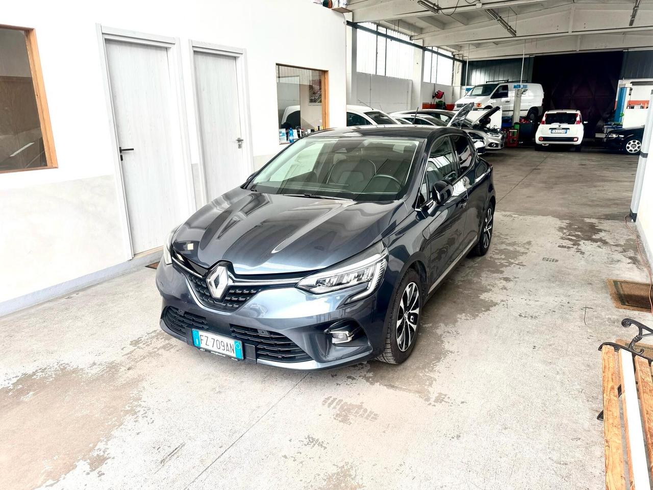 Renault Clio TCe 130 CV EDC FAP 5 porte Intens