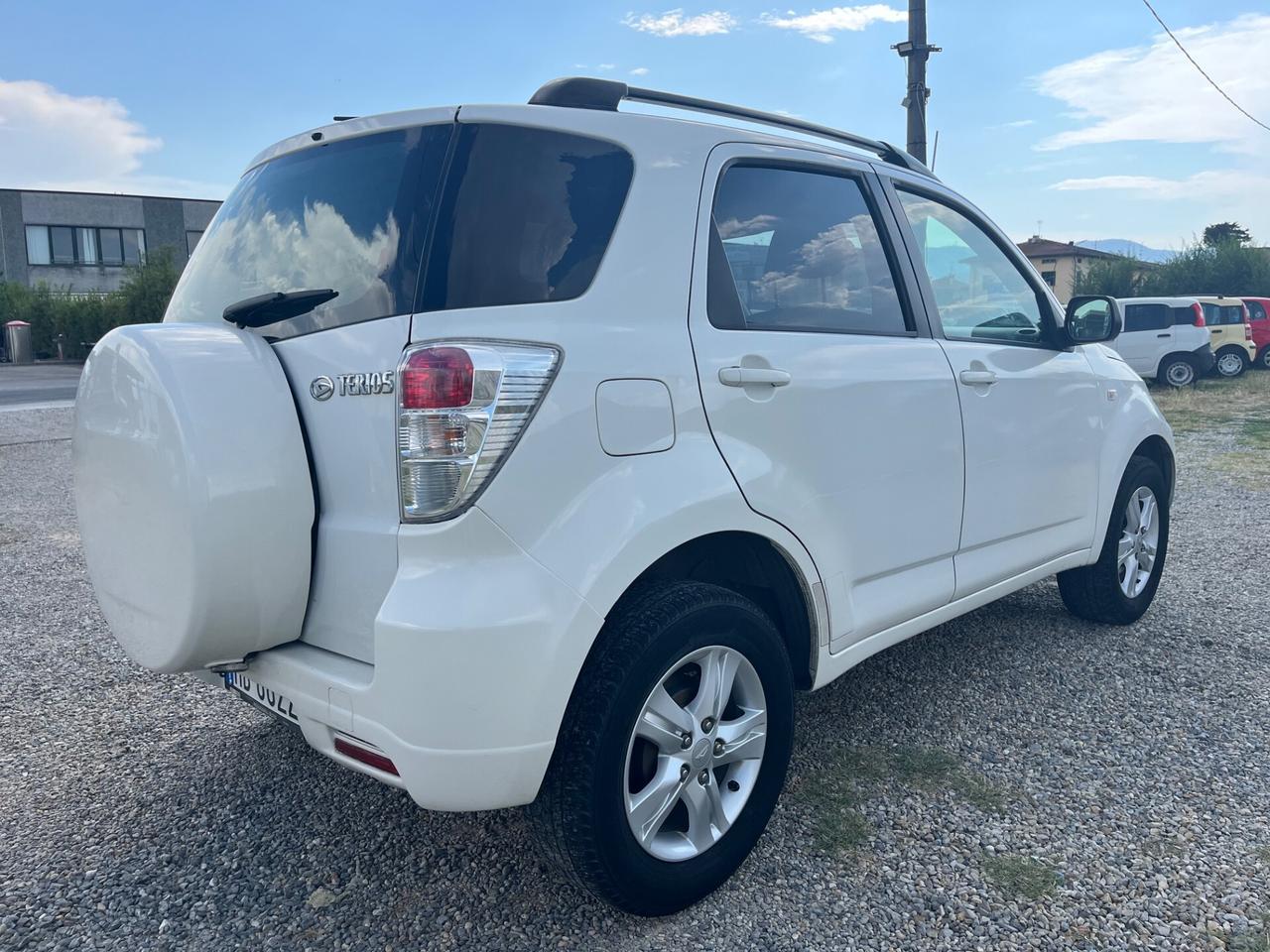 Daihatsu Terios 1.5 2WD B Easy Five Think Pink