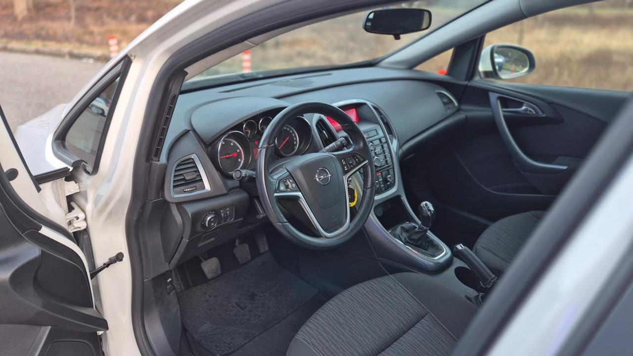Opel Astra 1.7 CDTI 110CV Sports Tourer Cosmo