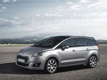PEUGEOT 5008 BlueHDi 120 7 POSTI