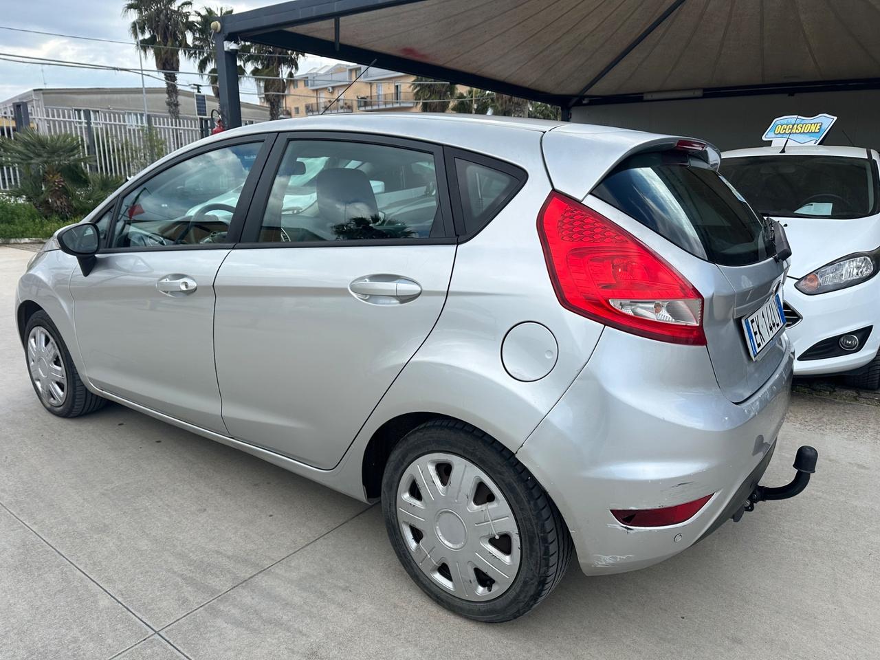Ford FIESTA 1.4 DIESEL 2011 - GANCIO E CARRELLO