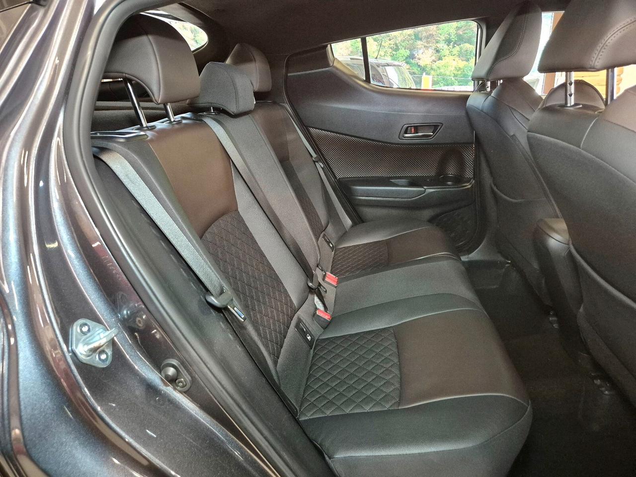 Toyota C-HR 1.8 Hybrid E-CVT Lounge