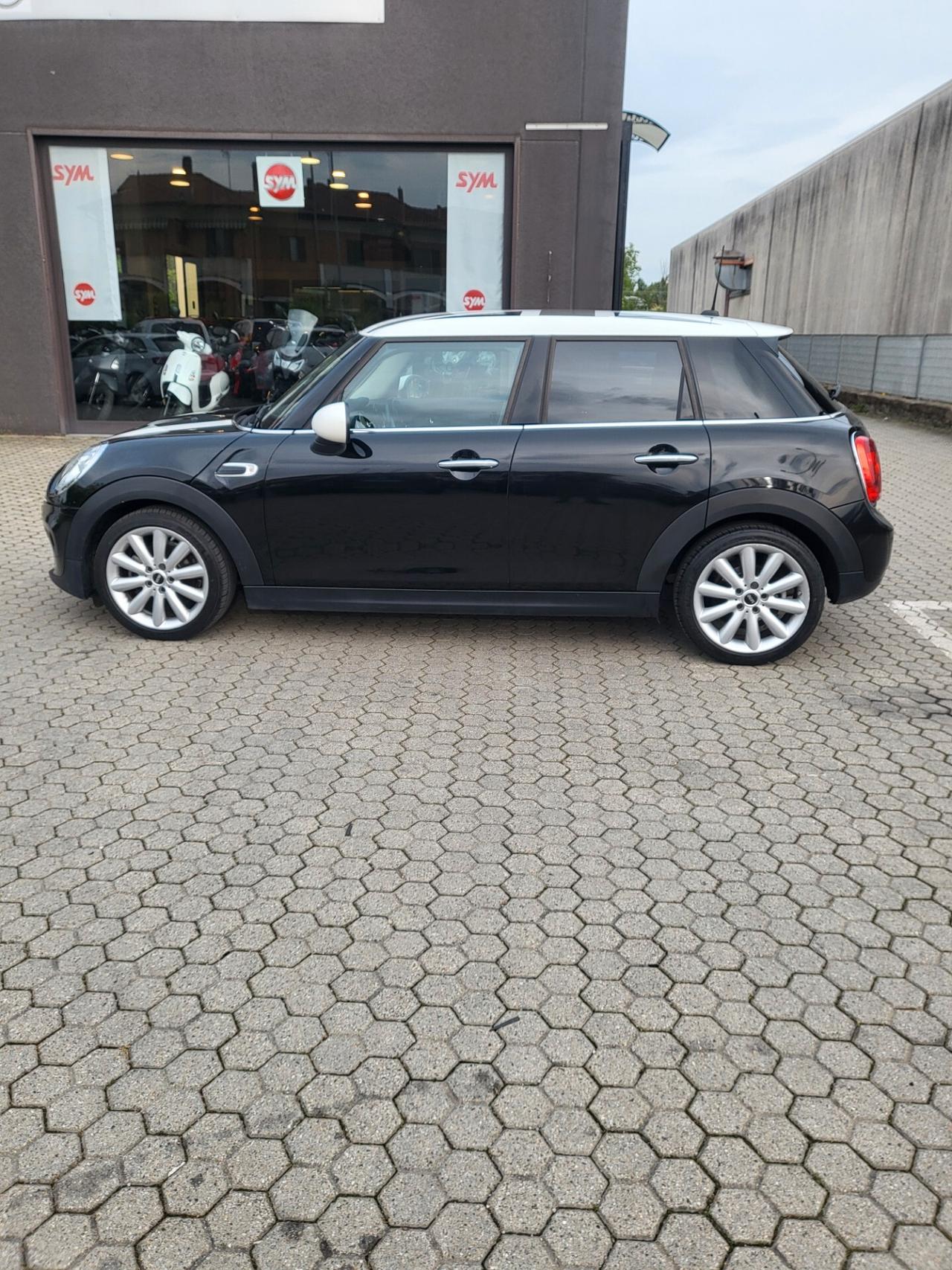 MINI COOPER D 5 PORTE