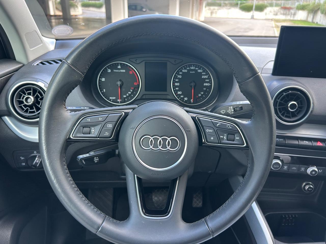 Audi Q2 35 TDI quattro S tronic Business