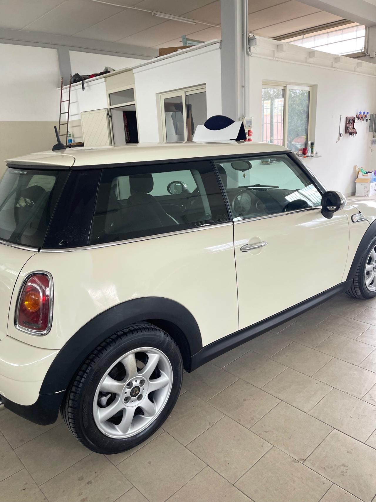 Mini 1.4 16V One Chili