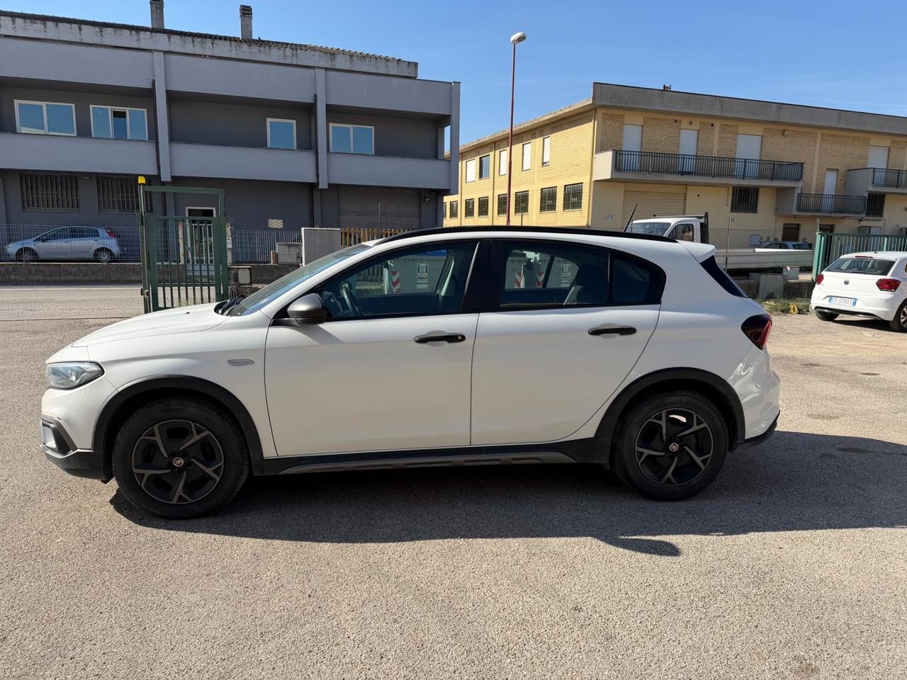 PACCHETTO DUE AUTO: FIAT TIPO CROSS+LANCIA DELTA (LEGGERE)