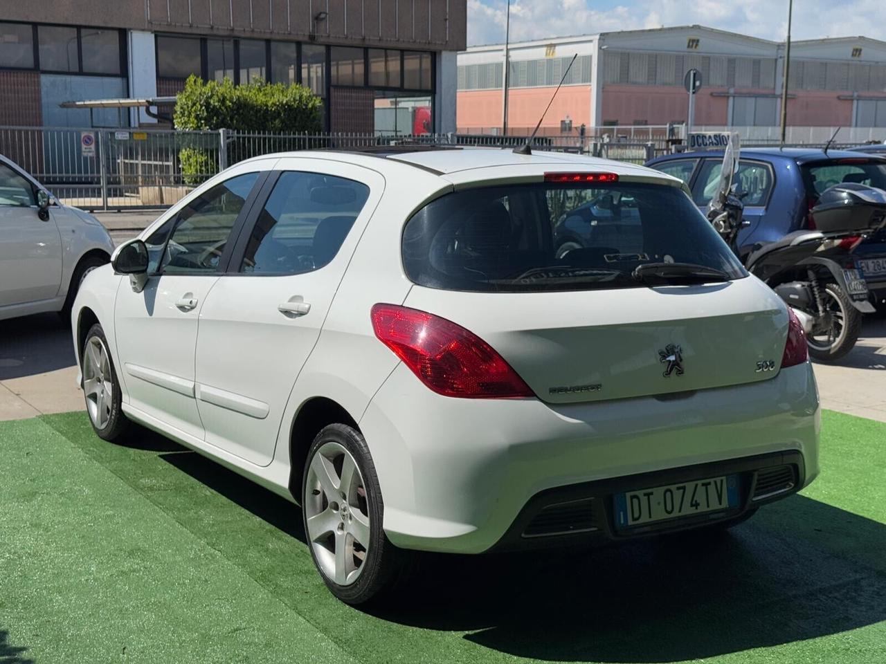 Peugeot 308 1.6 HDi 110CV 5p. Féline (6 Marce)