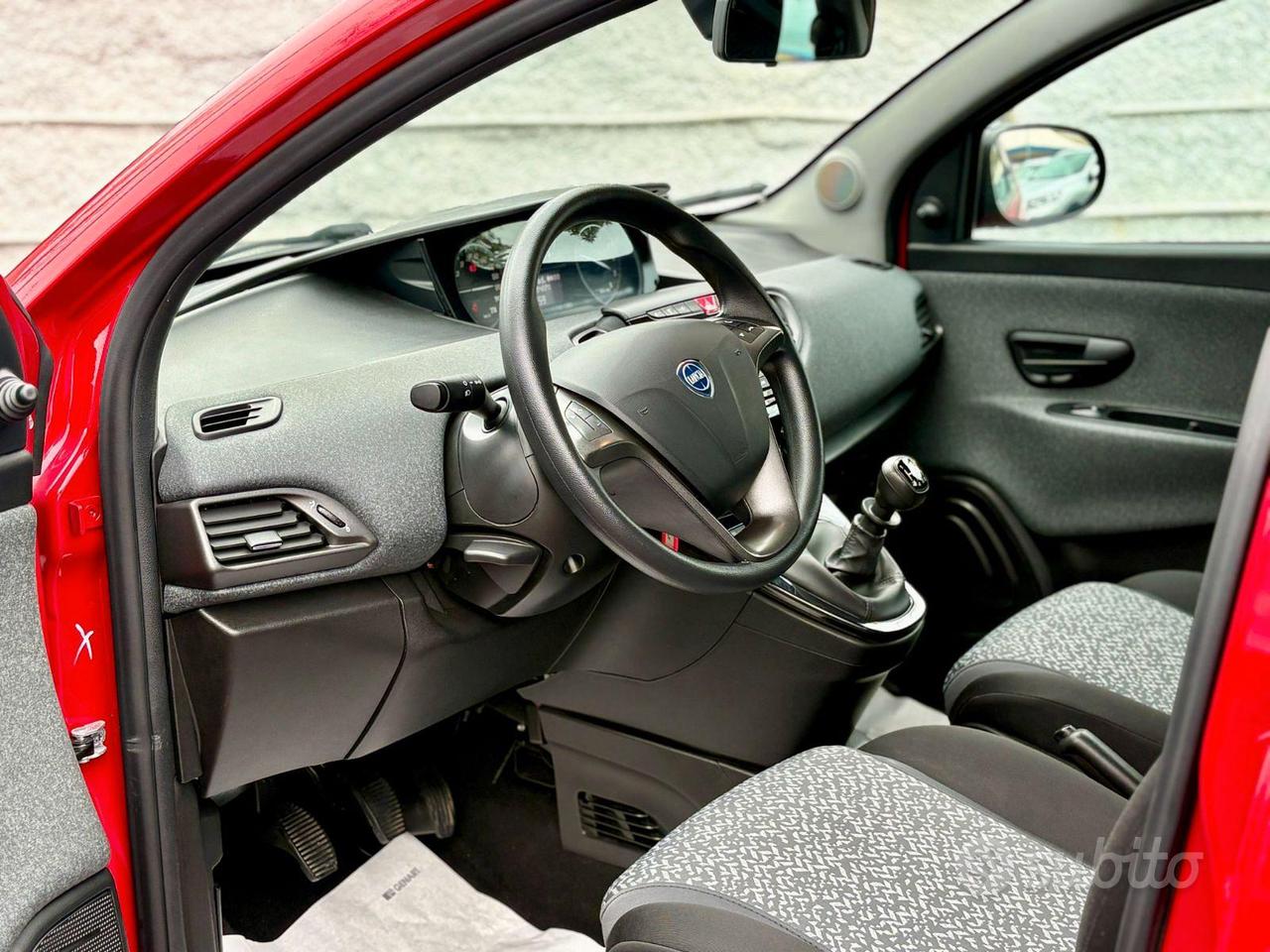 LANCIA Y 1.0 Benz/Hybrid Ecochic 99.000 KM!!! 70cv