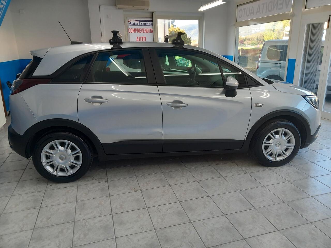Opel Crossland anno 2018 1.2 benzina 105 mila km