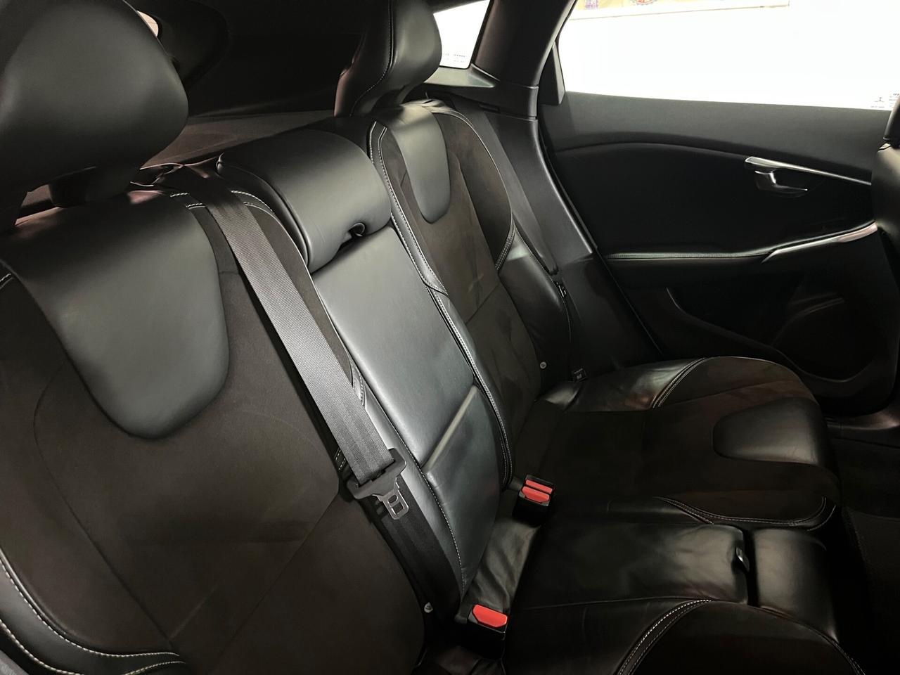 Volvo V40 D2 1.6 R-design Kinetic