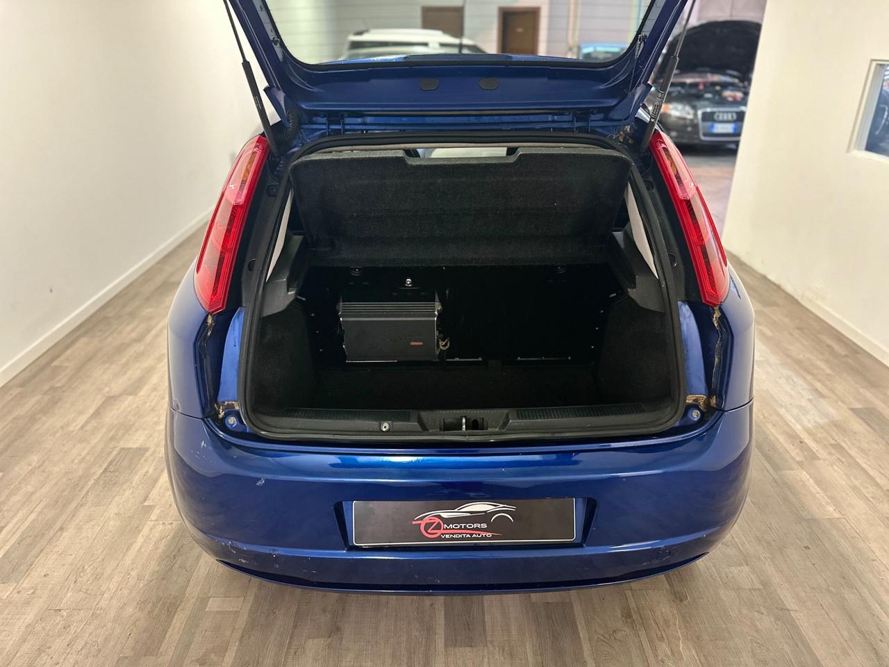 Fiat Grande Punto 1.4 3 porte Dynamic NEOPATENTATI