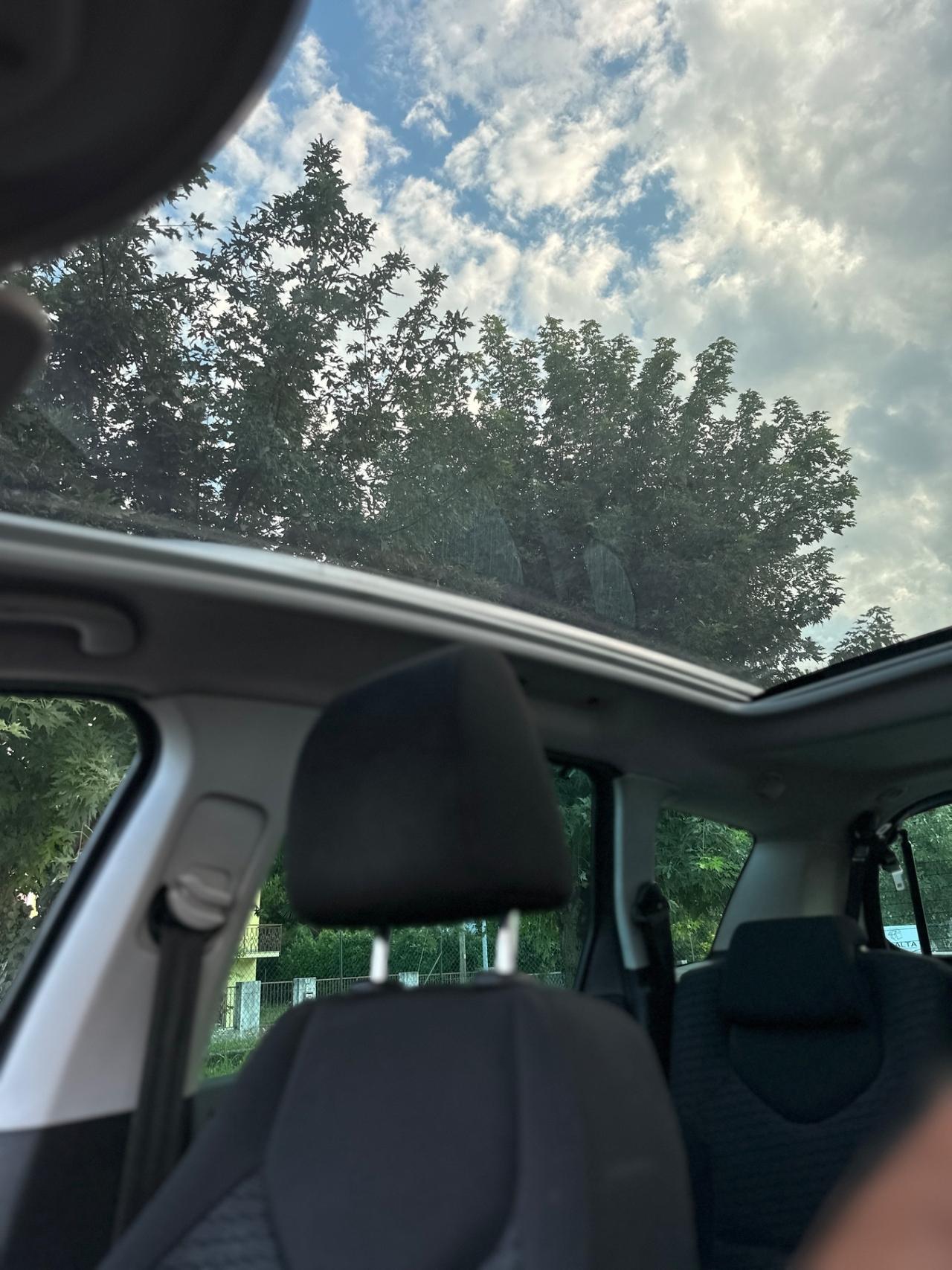 Peugeot 308 1.6 HDi 110CV SW Ciel Premium