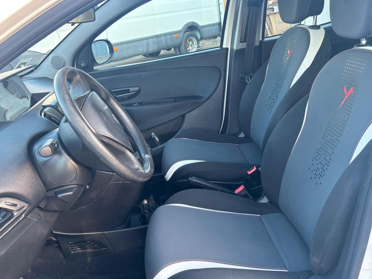 Lancia Ypsilon 1.2 69 CV 5 porte GPL Ecochic Elefantino