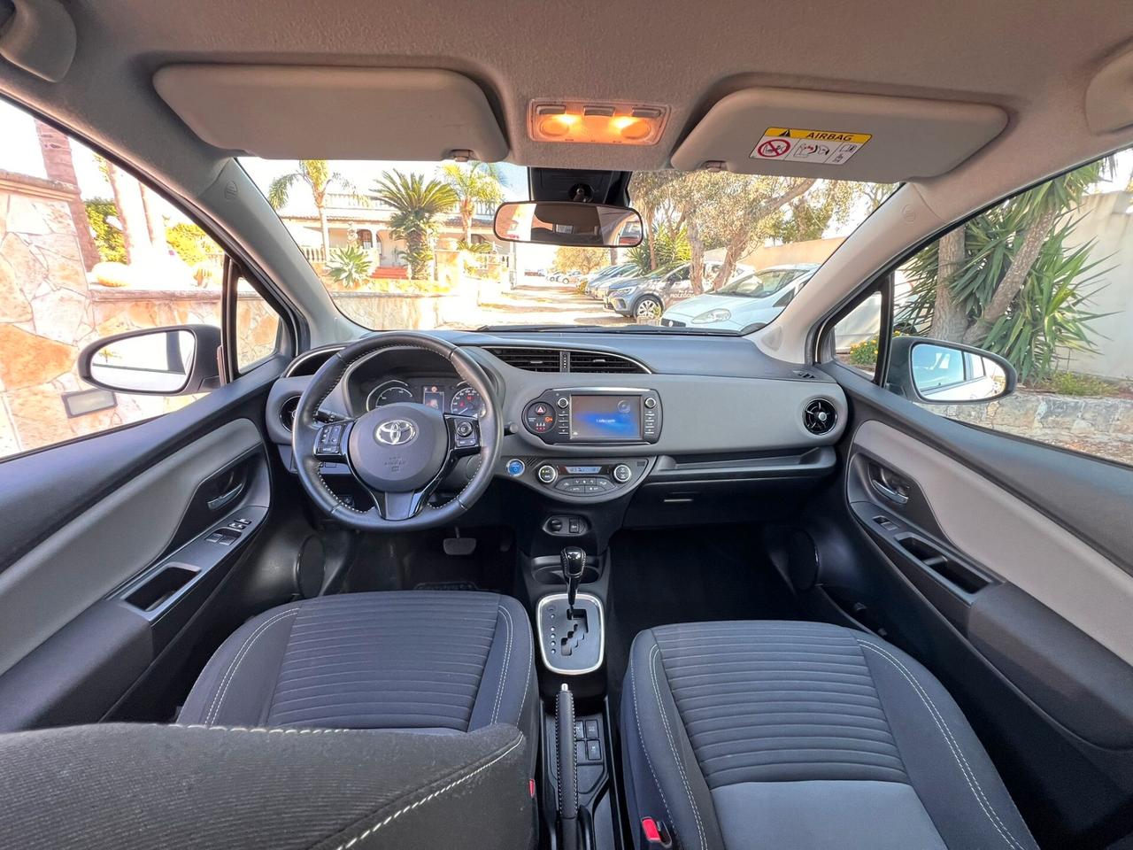 Toyota Yaris 1.5 Hybrid 5 porte Business