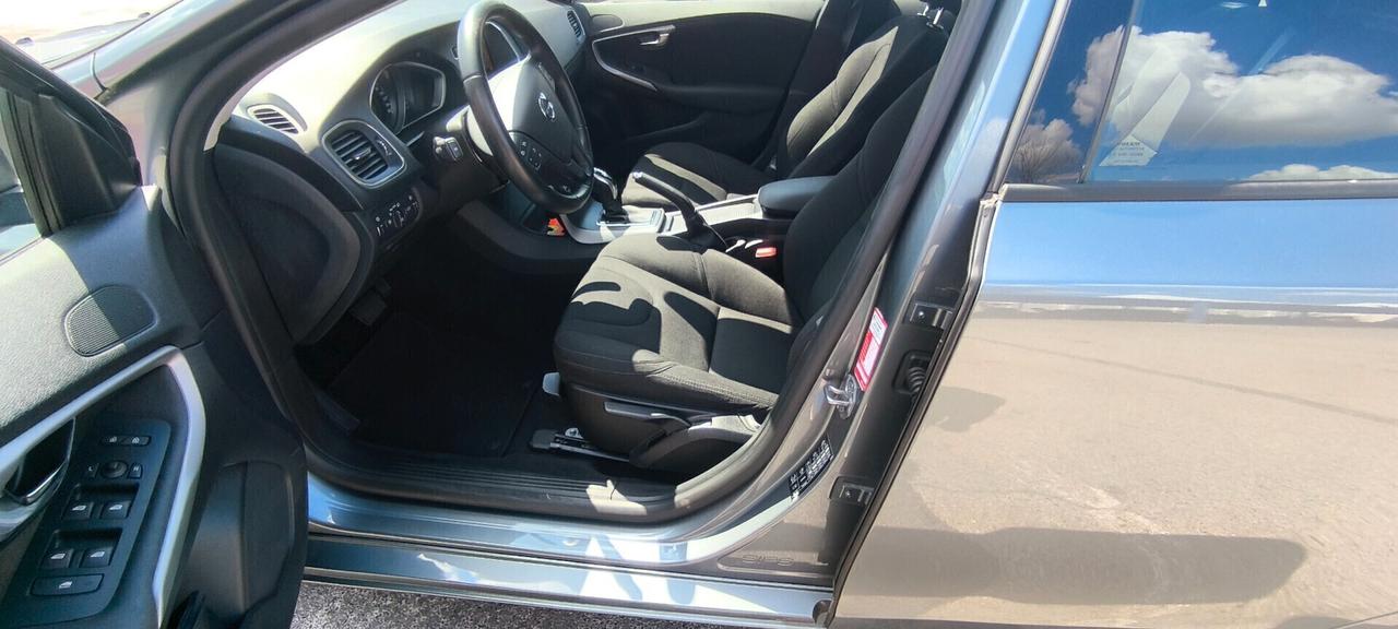 Volvo V40 D2 Geartronic Business