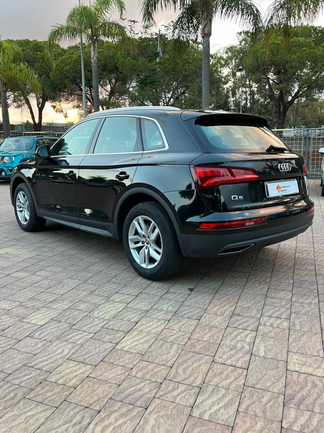 Audi Q5 2.0 TDI quattro S tronic Business Sport