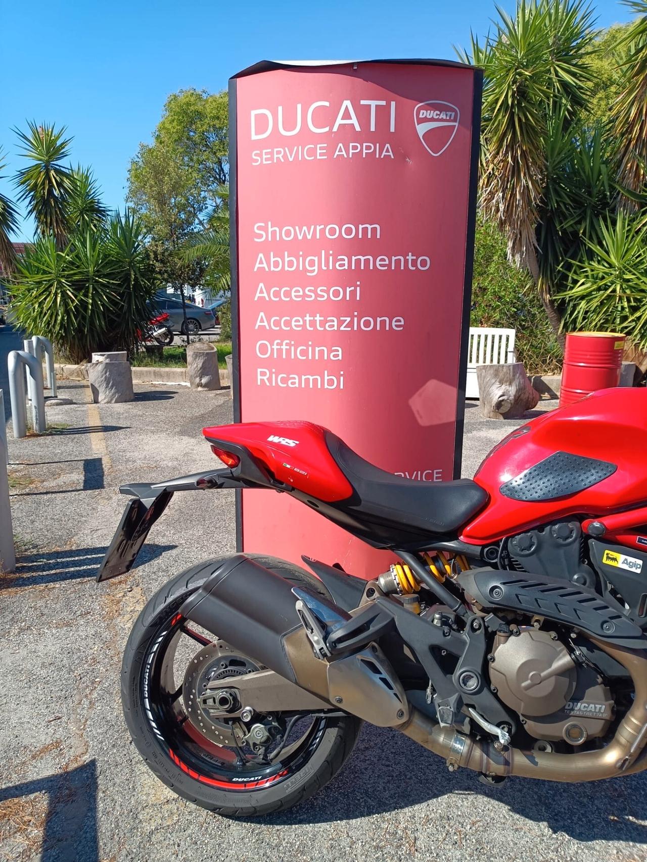 Ducati Monster 821 RED