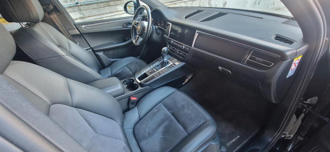 Porsche Macan 2.0 245cv Tetto Led