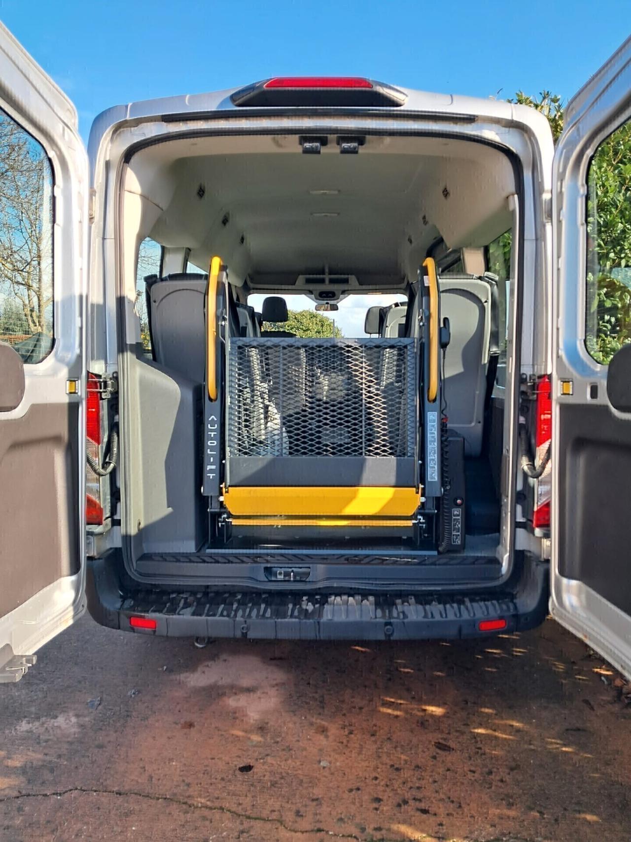 Ford Transit 2.0TDCi 130CV 9 posti DISABILI PEDANA ELETTROIDRAULICA