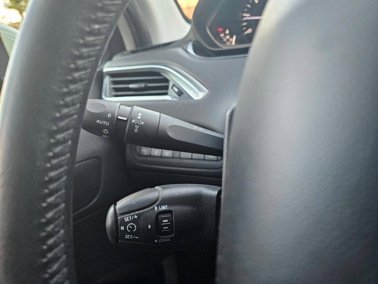 PEUGEOT 208 1.6 HDI 92CV ALLURE FULL OPTIONAL