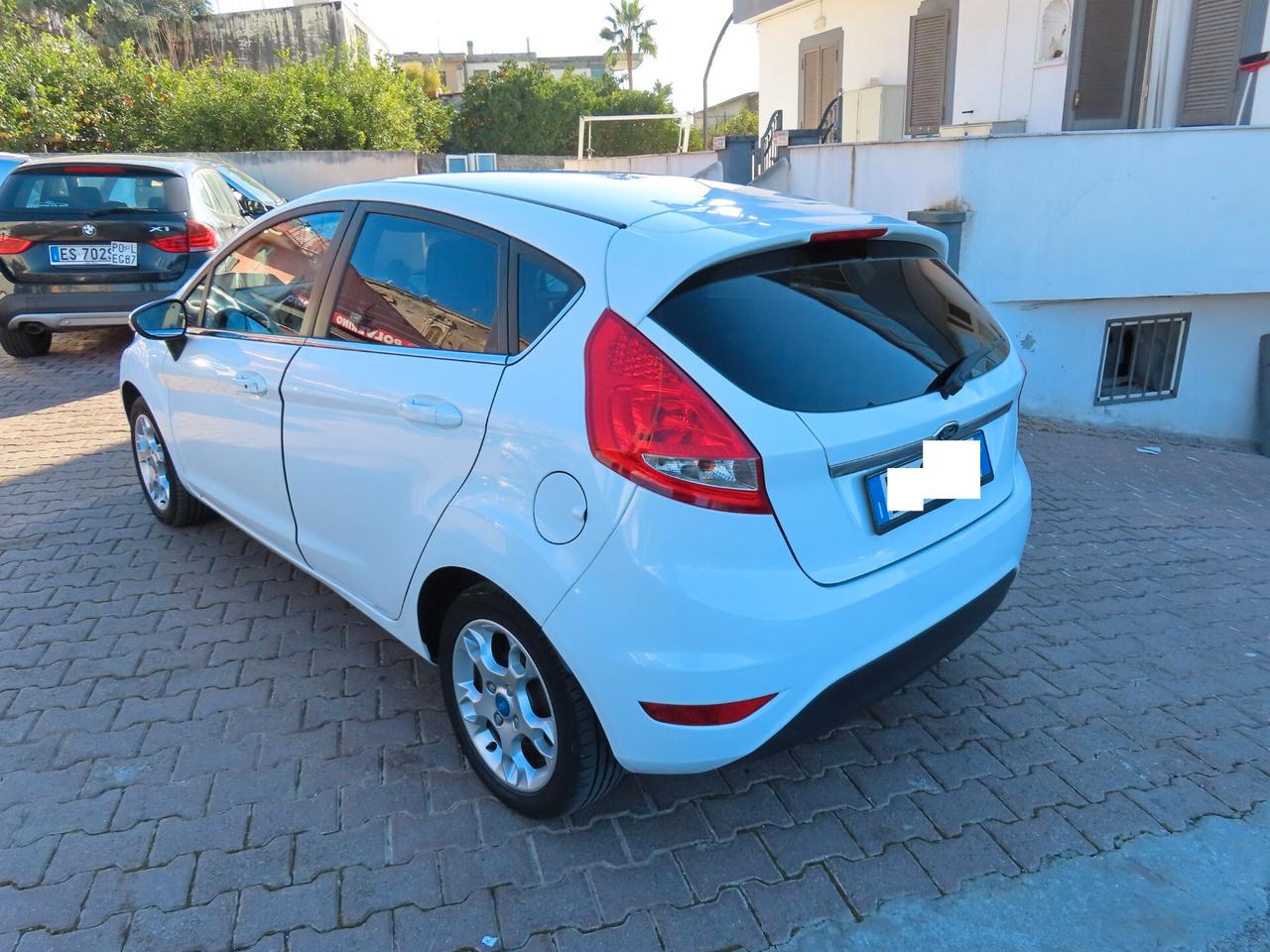 Ford Fiesta 1.4 TDCi 70CV 5 porte Titanium 2012