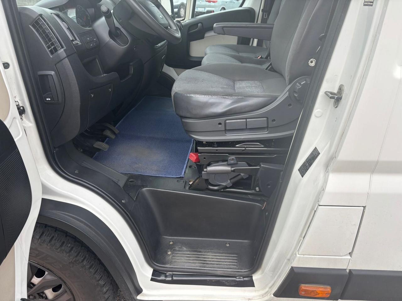 Peugeot Boxer 330 BlueHDi 140