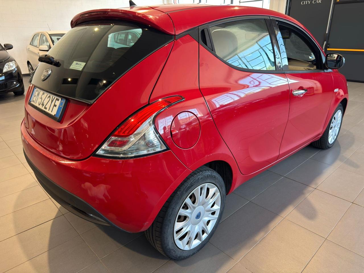Lancia Ypsilon 1.2 69 CV 5 porte GPL Ecochic Silver
