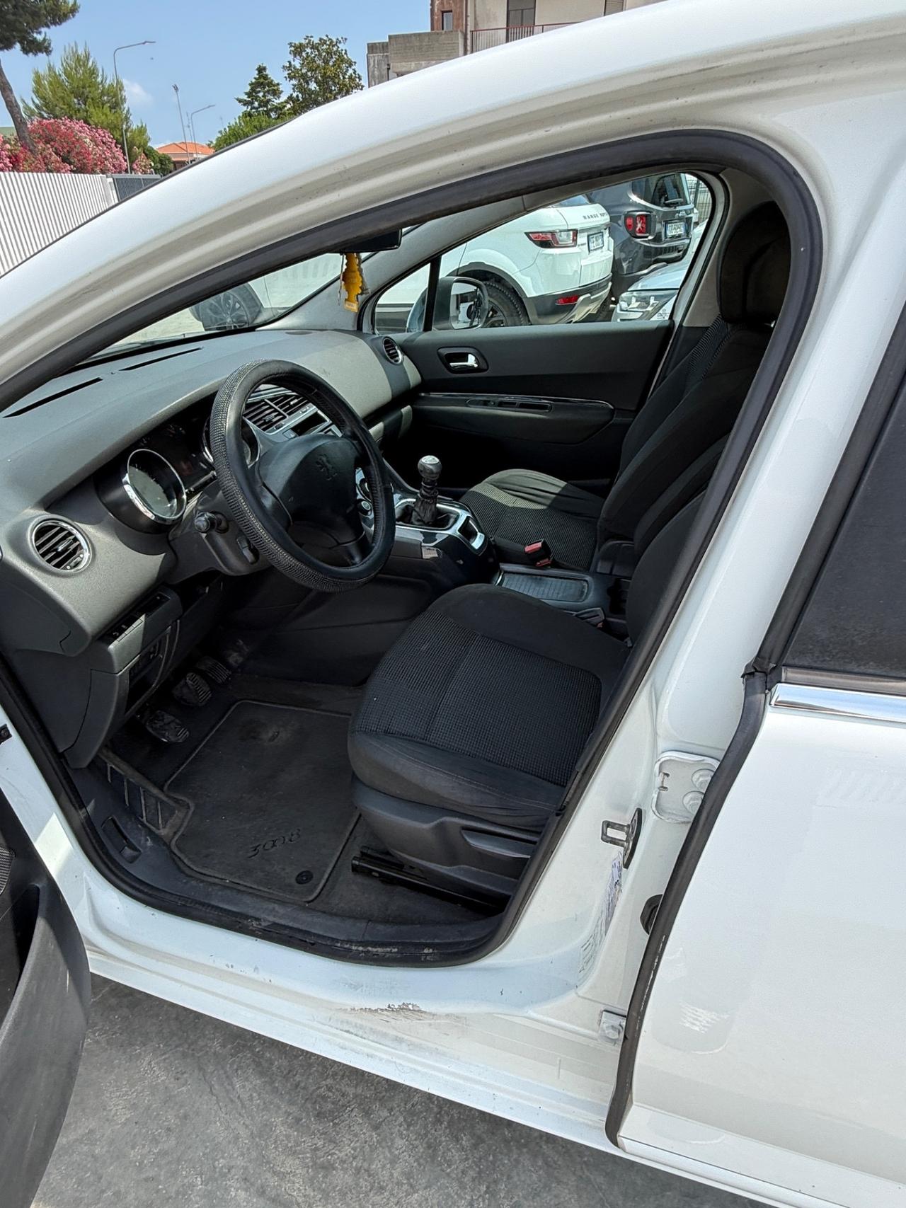 Peugeot 5008 1.6 HDi 115CV Business