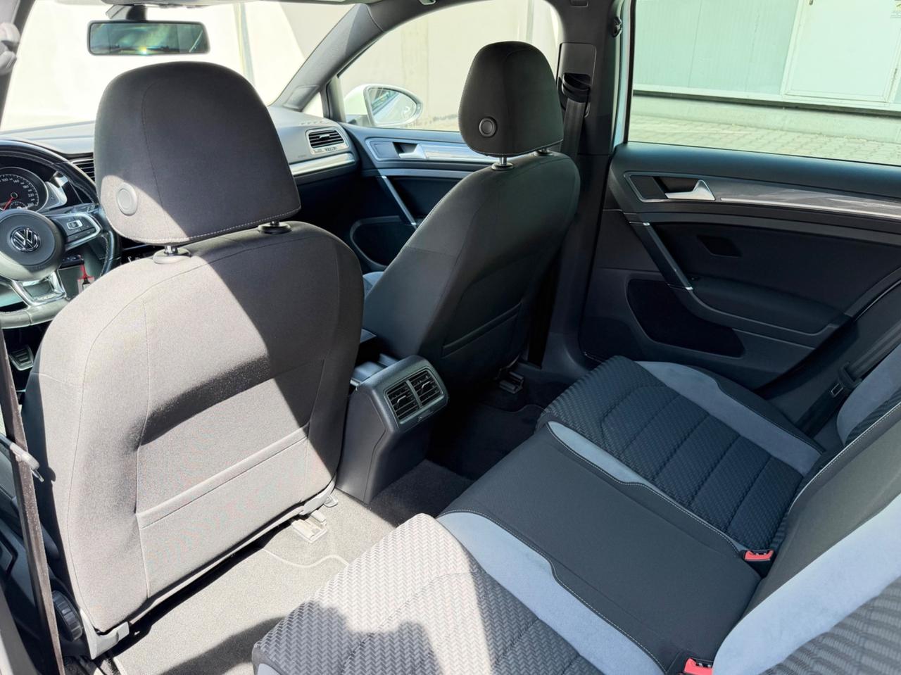 Volkswagen Golf 1.6 TDI R-Line - GARANZIA