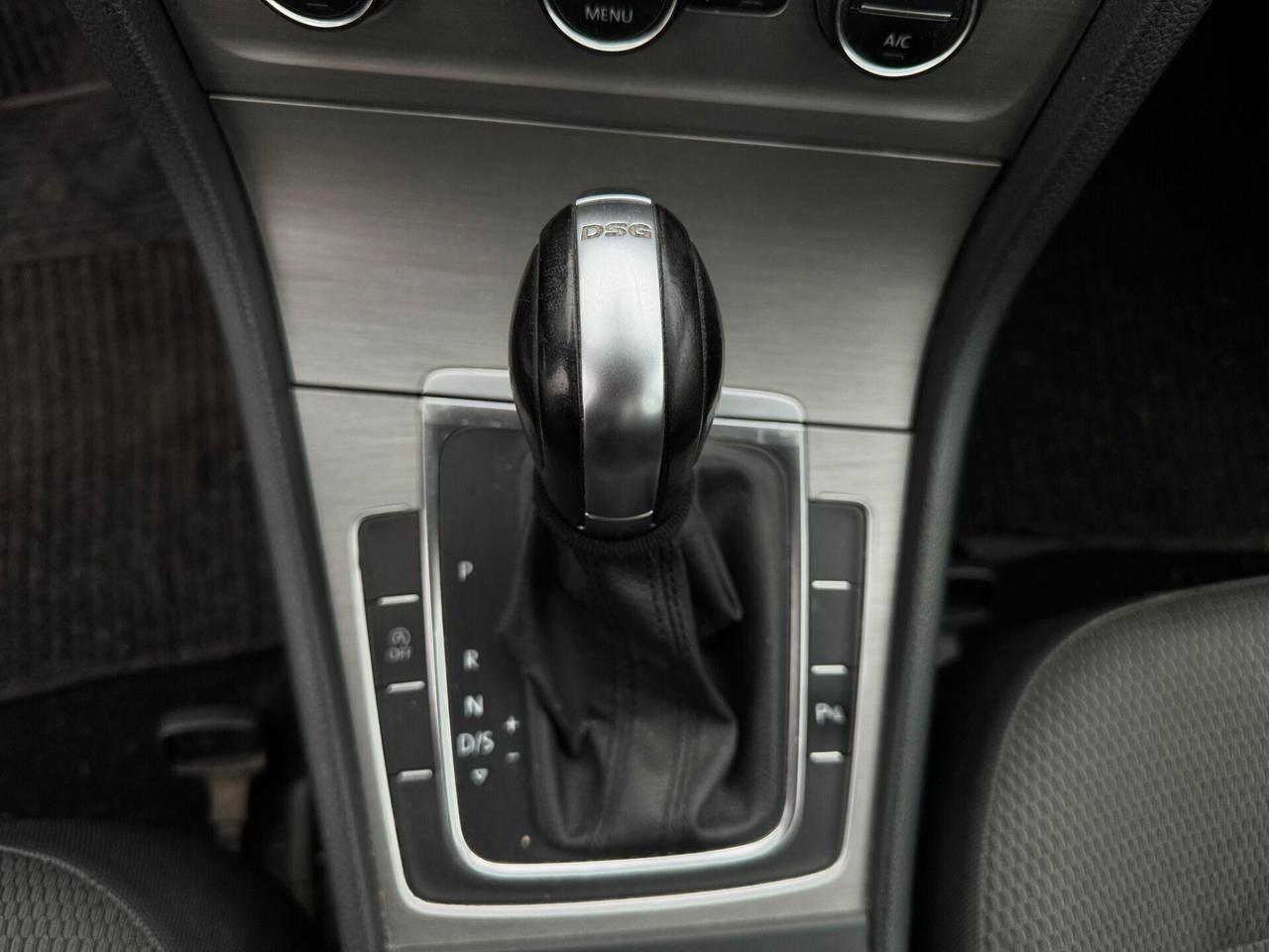 Volkswagen Golf 7 1.6 TDI 2016 NEOP. AUTOMATICA