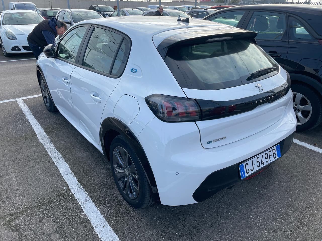 Peugeot 208 motore elettrico 136 CV Active Pack