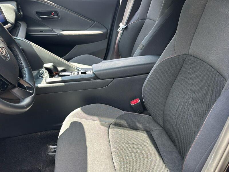 Toyota C-HR 2.0 PHEV E-CVT Trend