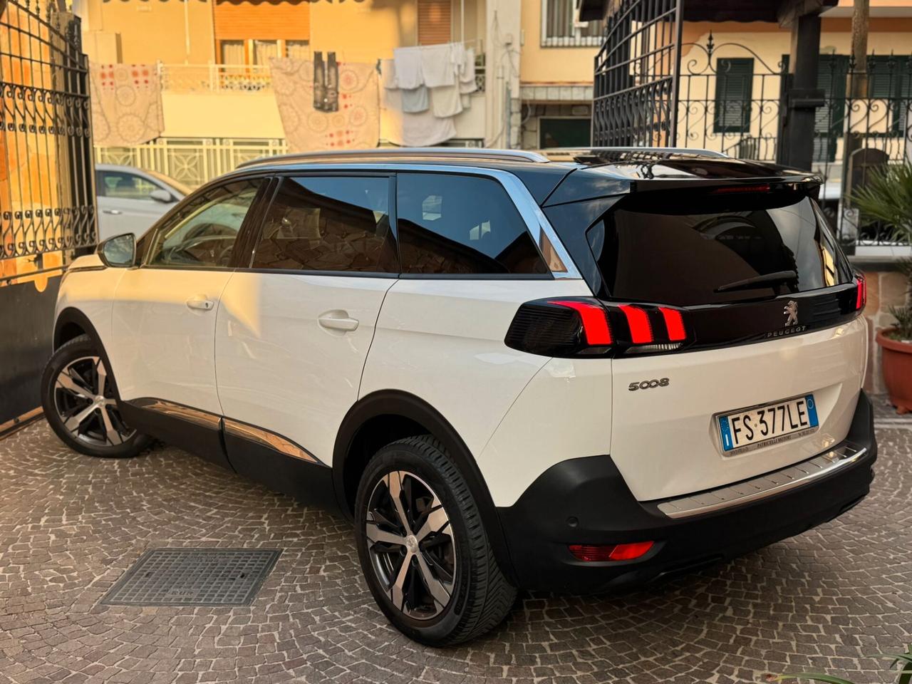 Peugeot 5008 BlueHDi 130 S&S Allure