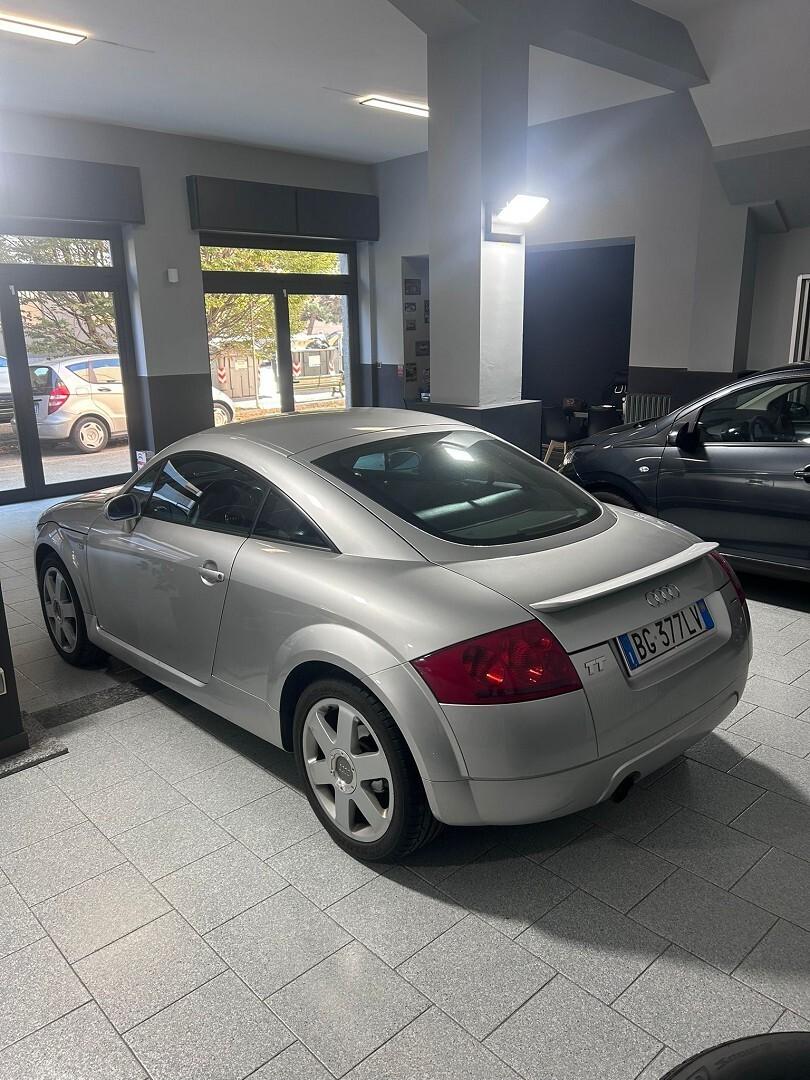 Audi TT quattro 180cv