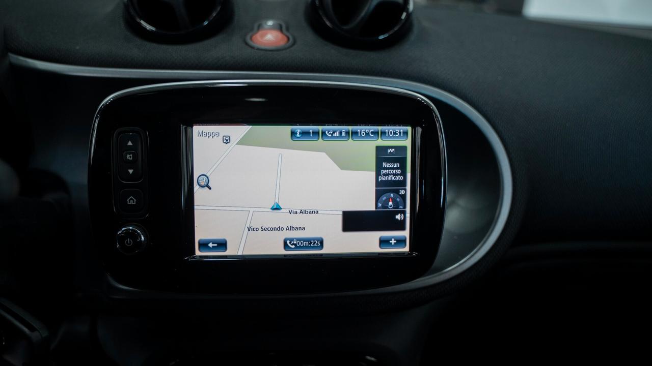 Smart ForTwo 1.0 SUPERPASSION 71 CV TWINAMIC AUTO 16" LED NAVI