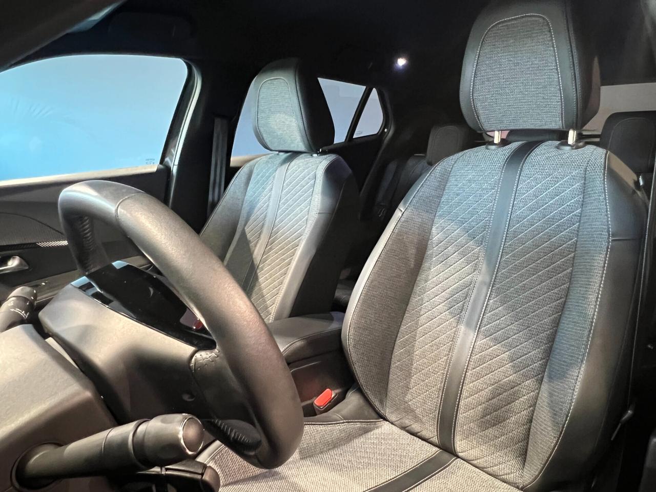 Peugeot 2008 PureTech 100 S&S Allure