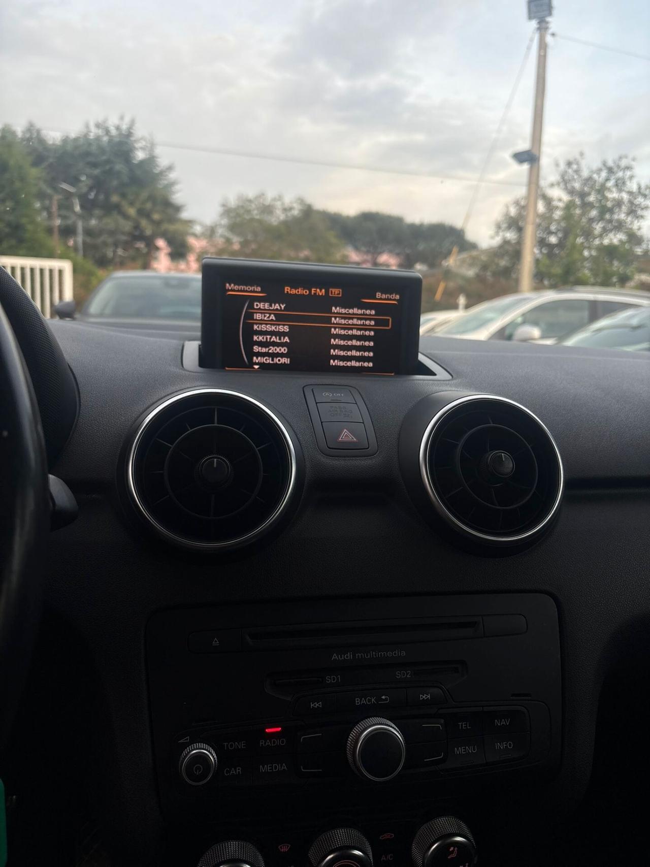 Audi A1 1.6 TDI 5 porte NEOPATENTATI