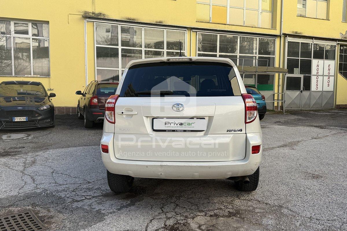 TOYOTA RAV4 Crossover 2.2 D-4D 150 CV DPF Exclusive