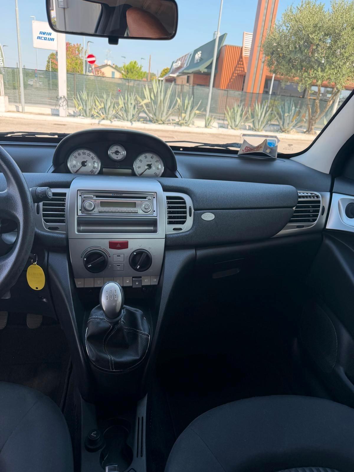 Lancia Ypsilon 1.4 Oro Ecochic GPL