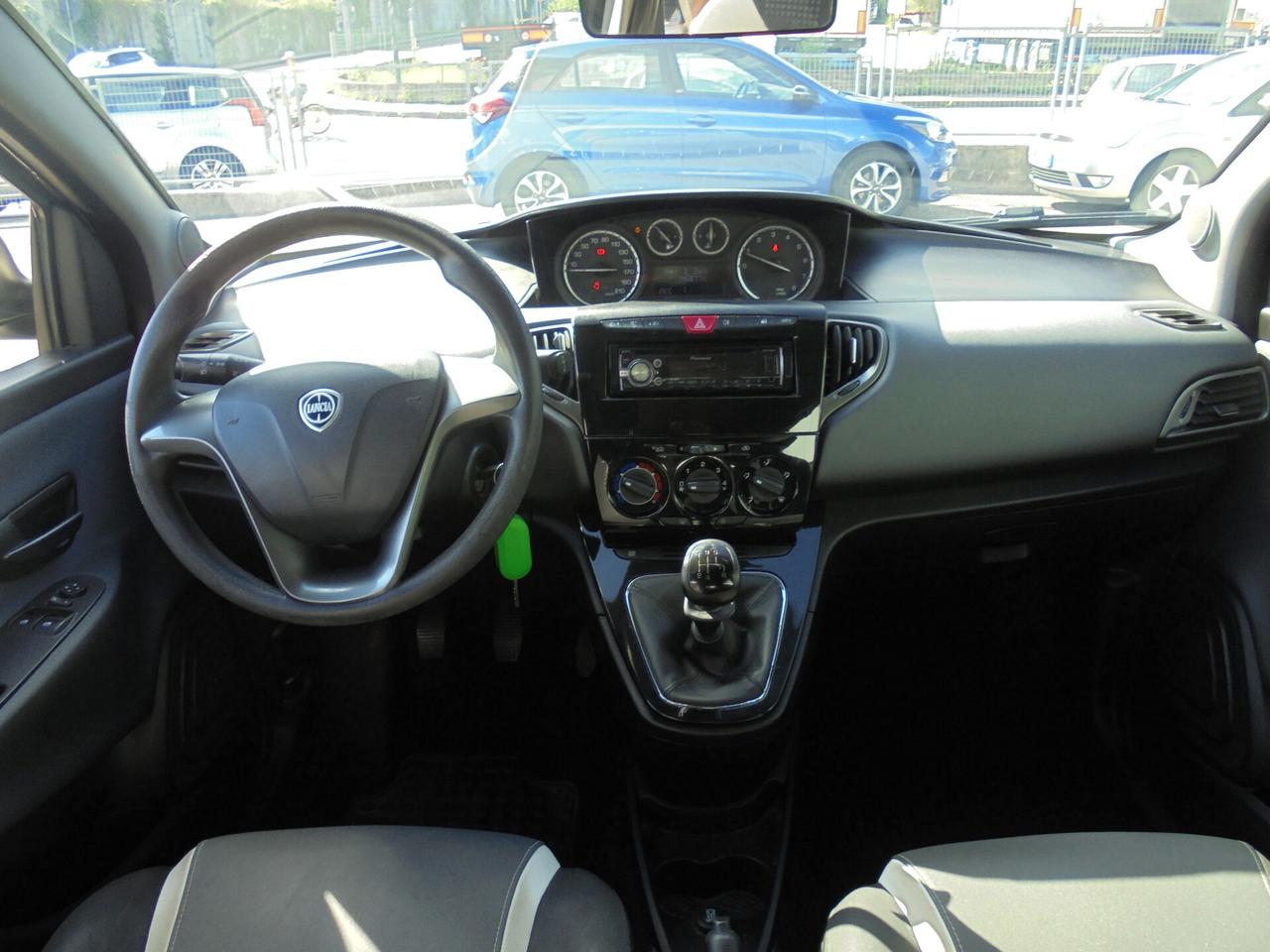 Lancia Ypsilon 1.2 69 CV 5 porte Gold