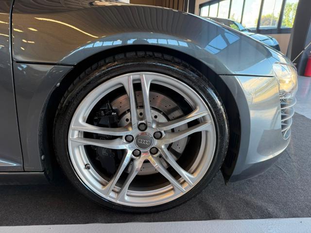 AUDI R8 4.2 V8 FSI quattro R tronic