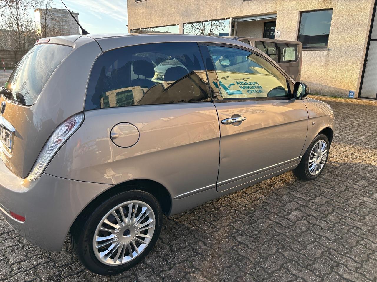 Lancia Ypsilon 1.2 69 CV Diva