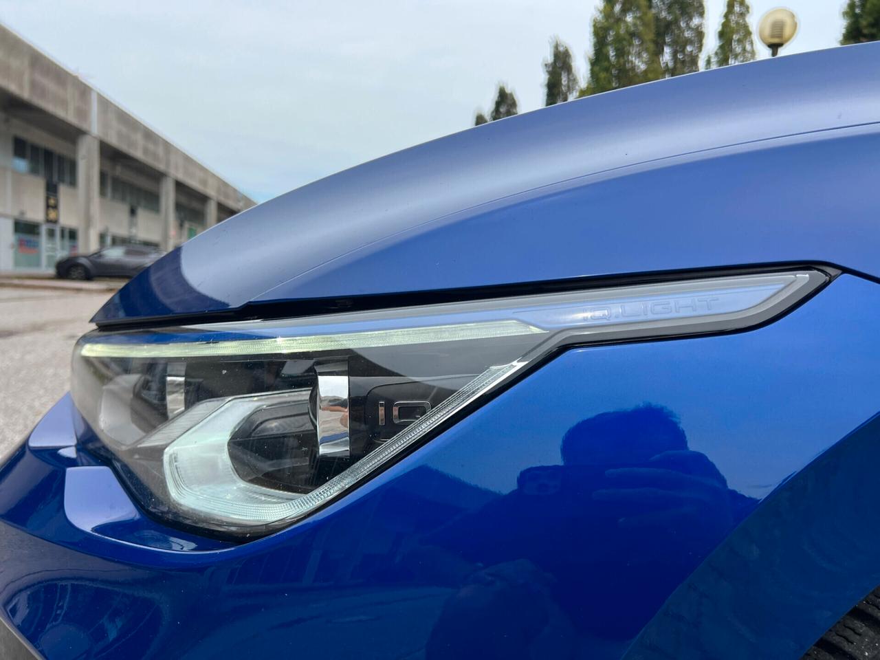 Volkswagen Golf 8 R 2.0 TSI DSG 4Motion AKRAPOVICH