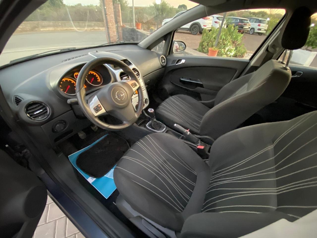 Opel Corsa 1.2 5 porte Enjoy