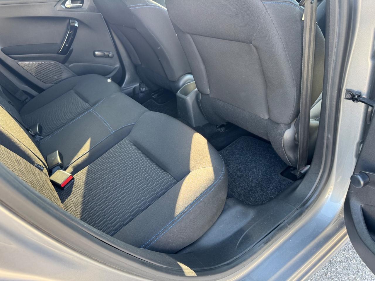 Peugeot 208 PureTech 82 5 porte Allure