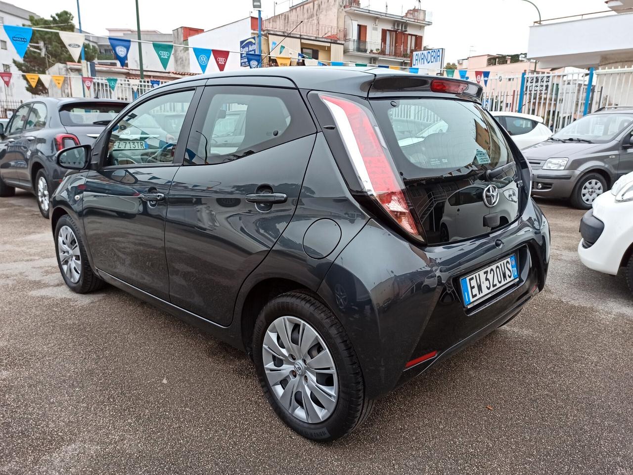 Toyota Aygo 1.0 VVT-i 69 CV 5 porte x-wave