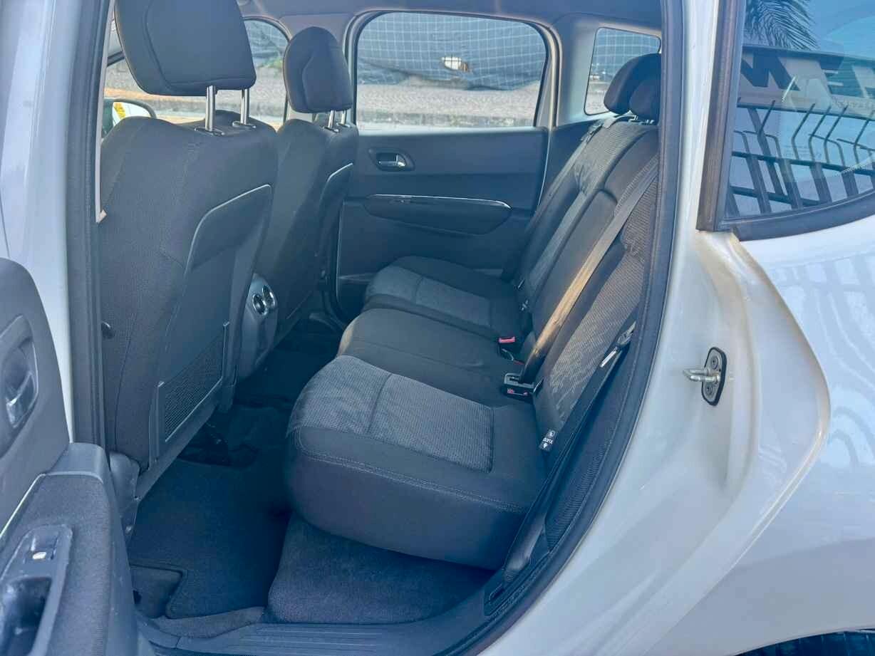 PEUGEOT 3008 1.6 HDi 110CV CAMBIO AUTOMATICO