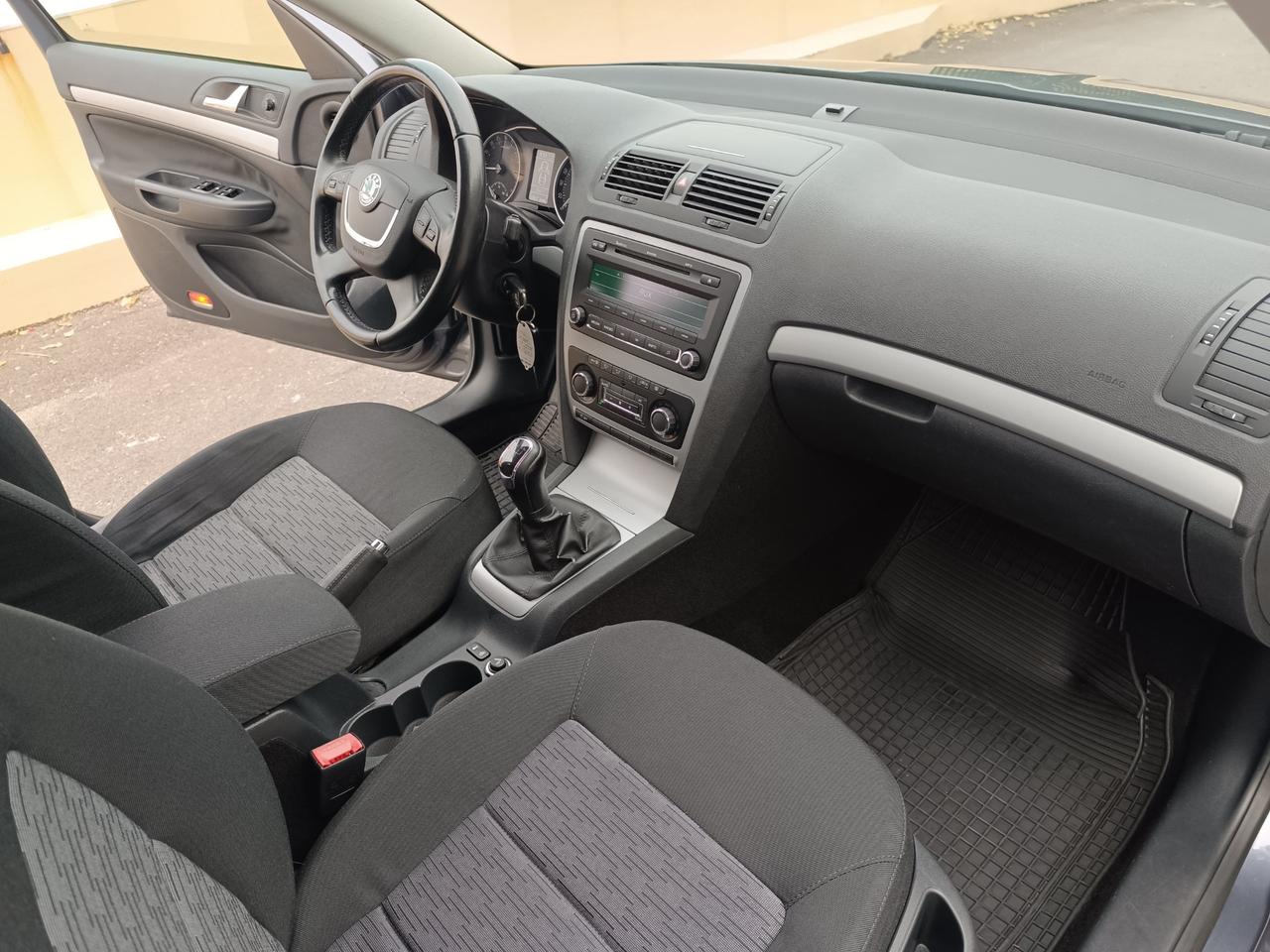 Skoda Octavia 1.6 TDI CR F.AP. Wagon Executive