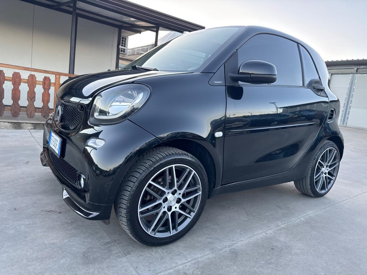 Smart ForTwo 1.0 70cv ALLESTIMENTO BRABUS